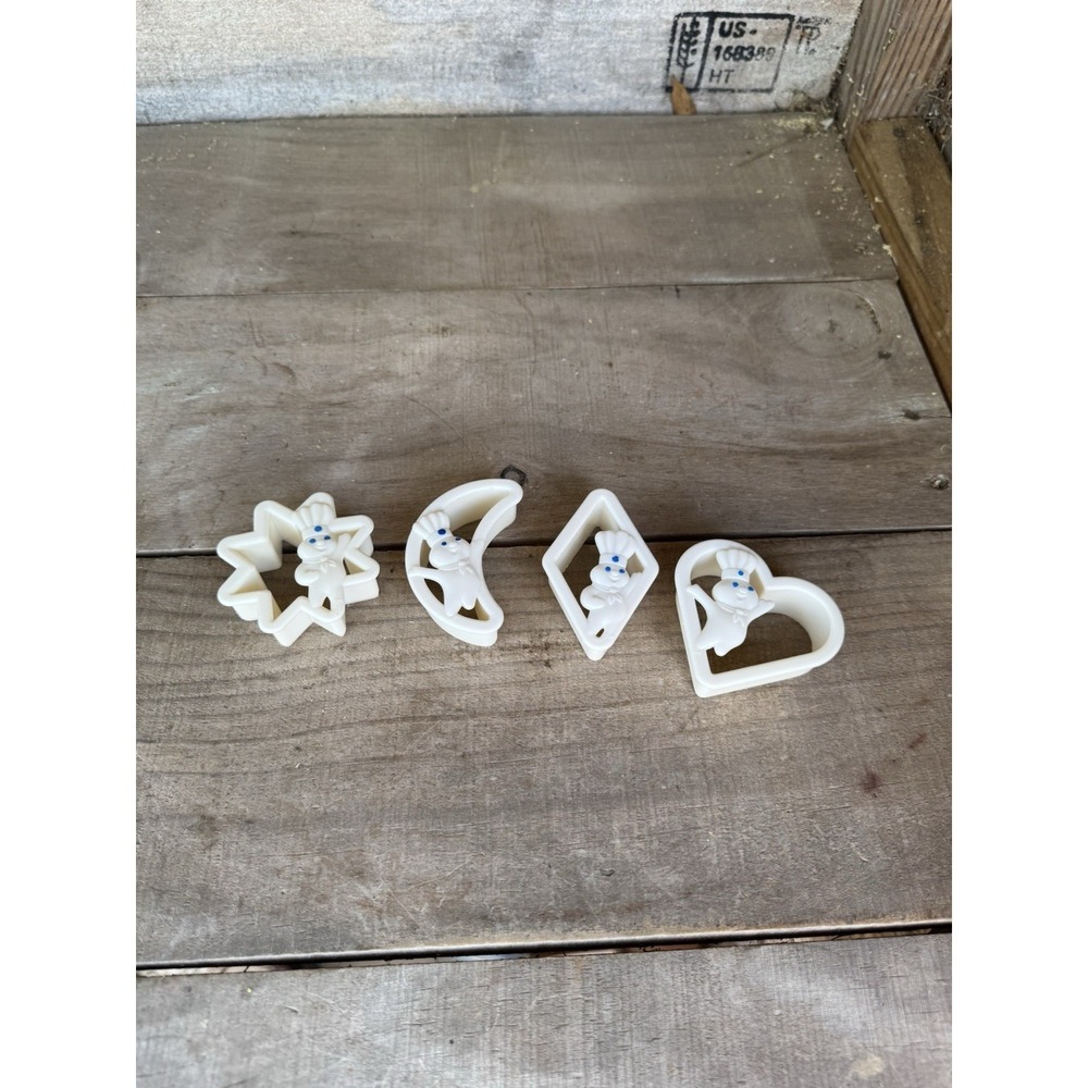 Vintage 1992 Pillsbury Doughboy Set of 4 Cookie Cutters shapes Heart Moon baking